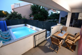 Cozy Maza with Swimming Pool